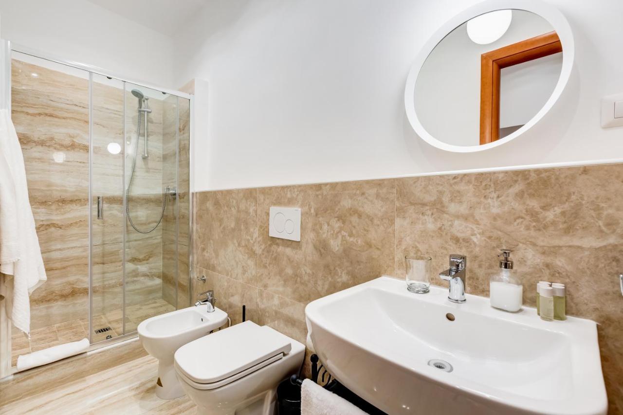 Lovely And Modern Nest Near The Colosseum Roma Eksteriør bilde
